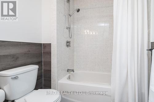 148 Richmond Street, Richmond Hill, ON - Indoor Photo Showing Bathroom