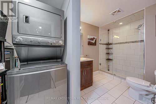 #208 -720 Yonge St, Barrie, ON - Indoor Photo Showing Laundry Room