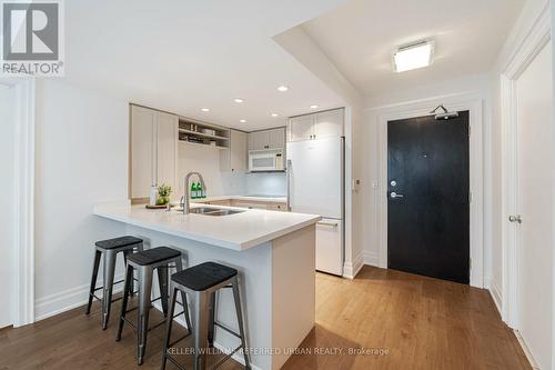 #2906 -8 Park Rd, Toronto, ON - Indoor Photo Showing Kitchen With Double Sink
