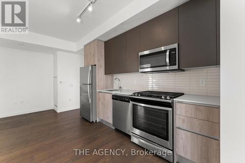 #402 -2A Church St, Toronto, ON - Indoor Photo Showing Kitchen With Stainless Steel Kitchen With Upgraded Kitchen