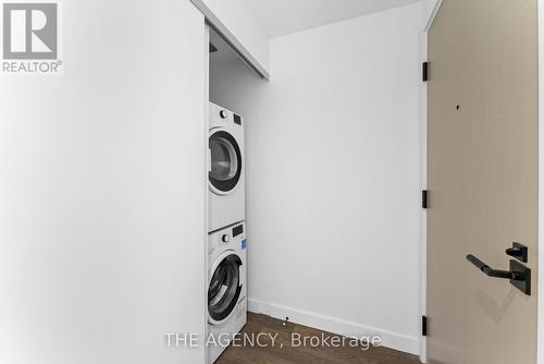 #402 -2A Church St, Toronto, ON - Indoor Photo Showing Laundry Room