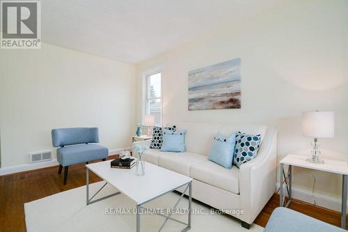 224 College Ave, Oshawa, ON - Indoor Photo Showing Living Room