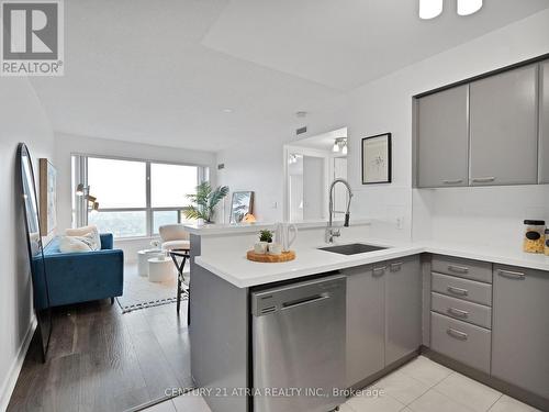 #3315 -38 Lee Centre Dr, Toronto, ON - Indoor Photo Showing Kitchen With Upgraded Kitchen