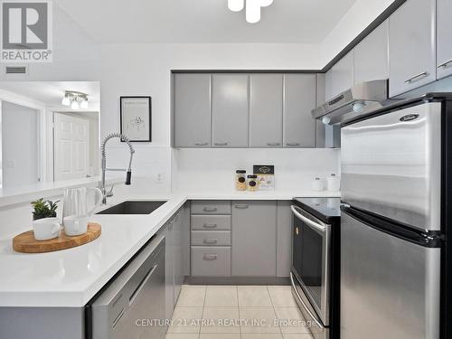 #3315 -38 Lee Centre Dr, Toronto, ON - Indoor Photo Showing Kitchen With Upgraded Kitchen