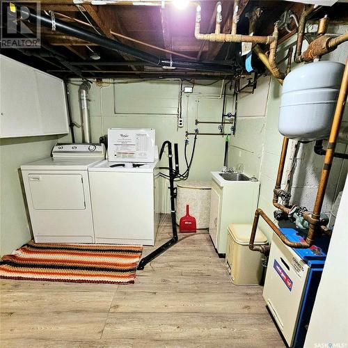 206 Wells Avenue E, Langenburg, SK - Indoor Photo Showing Laundry Room