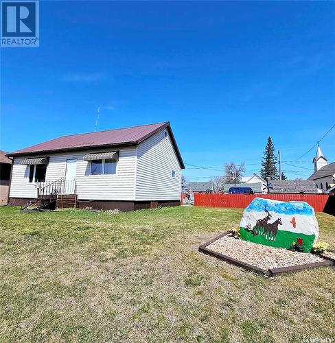 206 Wells Avenue E, Langenburg, SK - Outdoor