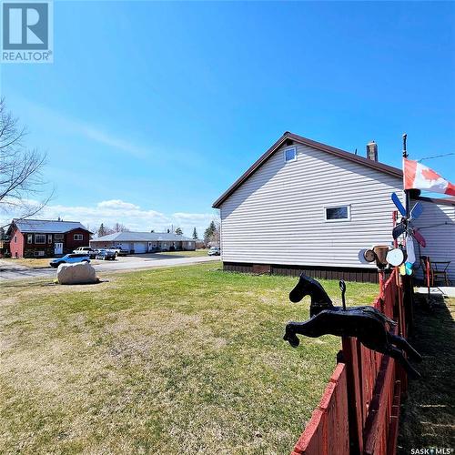 206 Wells Avenue E, Langenburg, SK - Outdoor