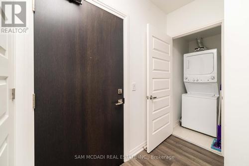 #216 -102 Grovewood Common Cres, Oakville, ON - Indoor Photo Showing Laundry Room