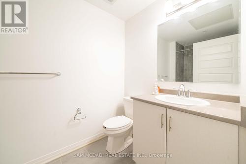 #216 -102 Grovewood Common Cres, Oakville, ON - Indoor Photo Showing Bathroom