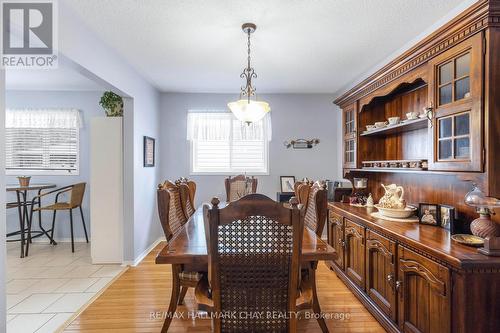 42 Assiniboine Dr, Barrie, ON - Indoor Photo Showing Dining Room