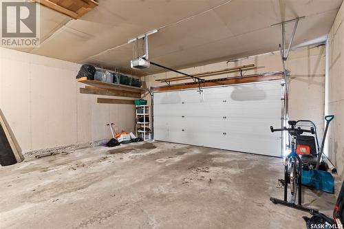 663 Brightsand Crescent, Saskatoon, SK - Indoor Photo Showing Garage