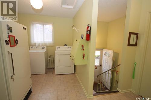 1602 98Th Street, North Battleford, SK - Indoor Photo Showing Laundry Room