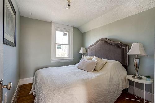 1185 Kohler Road, Cayuga, ON - Indoor Photo Showing Bedroom