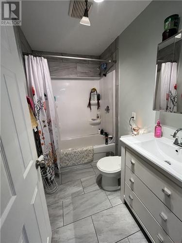 1066 Beatrice Crescent, Sudbury, ON - Indoor Photo Showing Bathroom