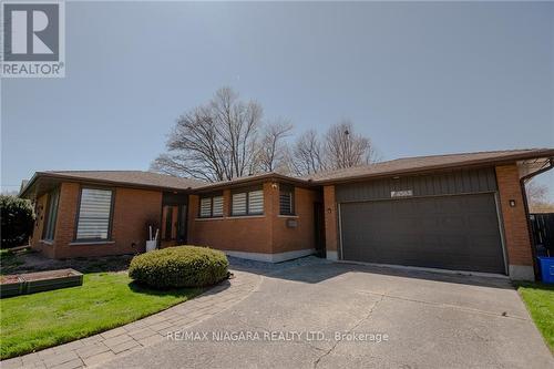 4563 Pinedale Dr, Niagara Falls, ON - Outdoor
