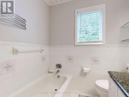 1036 Marley Cres, Burlington, ON - Indoor Photo Showing Bathroom