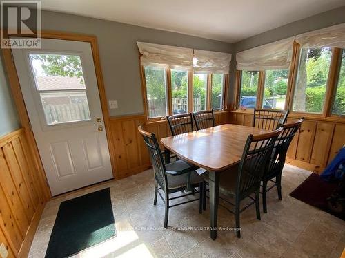 254 Bay St, Saugeen Shores, ON - Indoor Photo Showing Dining Room