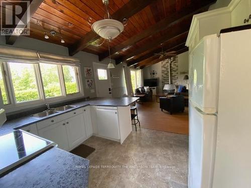 254 Bay Street, Saugeen Shores, ON - Indoor Photo Showing Kitchen With Double Sink
