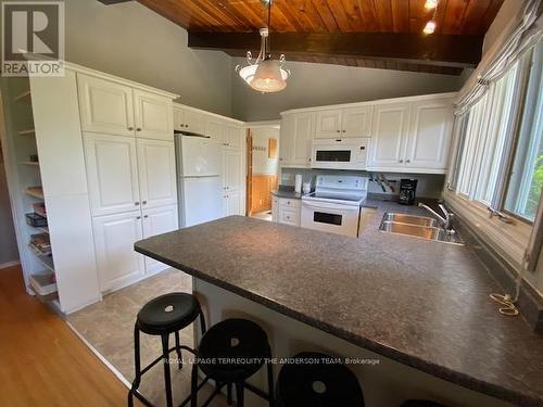 254 Bay St, Saugeen Shores, ON - Indoor Photo Showing Kitchen With Double Sink