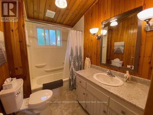 254 Bay Street, Saugeen Shores, ON - Indoor Photo Showing Bathroom