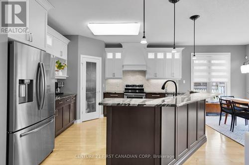 #6 -1890 Richmond St, London, ON - Indoor Photo Showing Kitchen With Stainless Steel Kitchen With Upgraded Kitchen