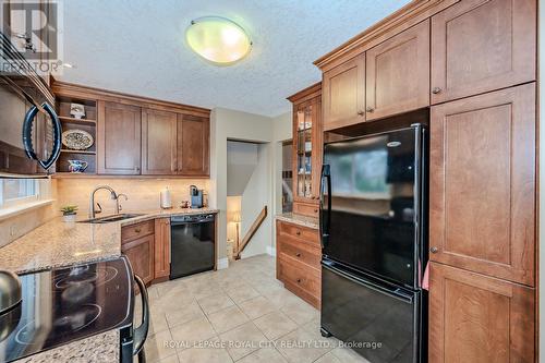 62 Clive Ave, Guelph, ON - Indoor Photo Showing Kitchen