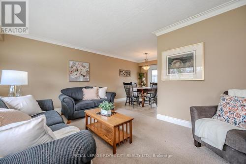 62 Clive Ave, Guelph, ON - Indoor Photo Showing Living Room