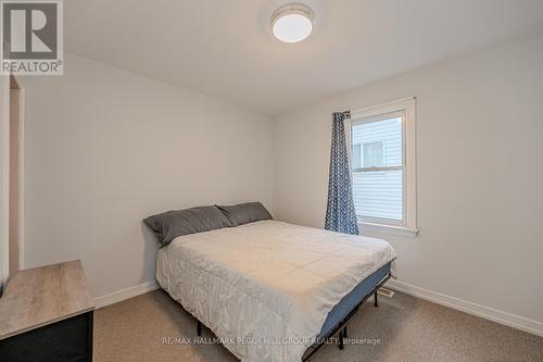 113 Henry St, Barrie, ON - Indoor Photo Showing Bedroom