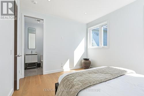 8705 Beachwood Road, Wasaga Beach, ON - Indoor Photo Showing Bedroom