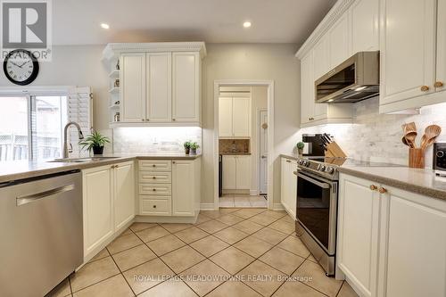 3509 Stonecutter Cres N, Mississauga, ON - Indoor Photo Showing Kitchen