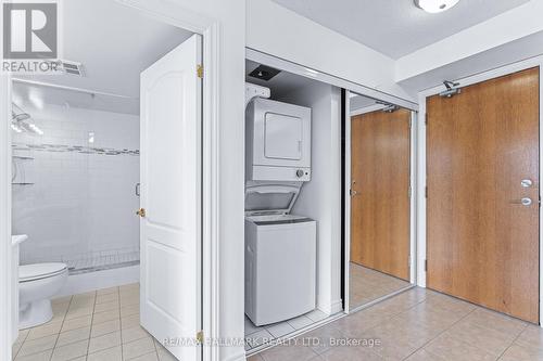#215 -50 Disera Dr, Vaughan, ON - Indoor Photo Showing Laundry Room