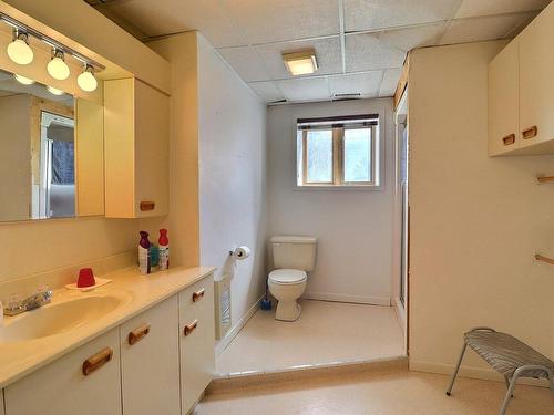 Bathroom - 5 Rue Joseph-Guiho, Rouyn-Noranda, QC - Indoor Photo Showing Bathroom