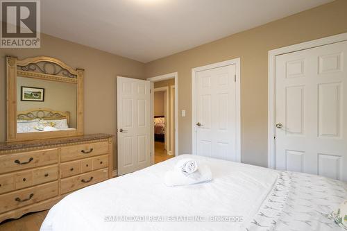 1142 Garden Road, Mississauga, ON - Indoor Photo Showing Bedroom