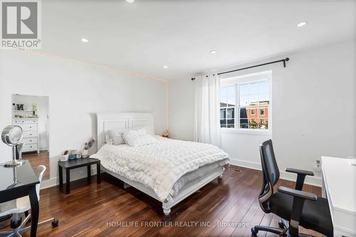 7 - 6 Leonard Street, Richmond Hill, ON - Indoor Photo Showing Bedroom