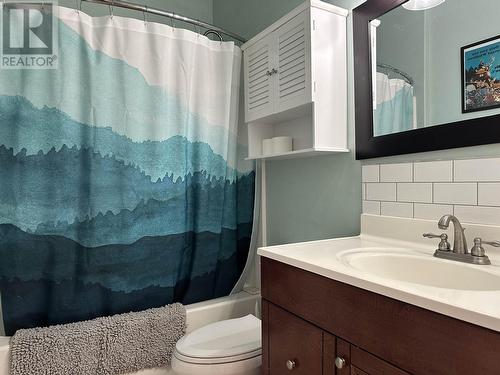4985 Block Drive, 108 Mile Ranch, BC - Indoor Photo Showing Bathroom