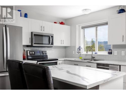 2161 Shamrock Drive, West Kelowna, BC - Indoor Photo Showing Kitchen With Double Sink