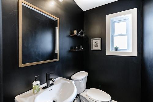 119 Ray Street S, Hamilton, ON - Indoor Photo Showing Bathroom