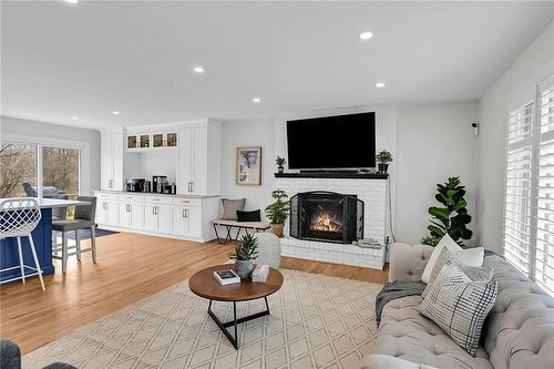 1680 Kohler Road, Cayuga, ON - Indoor Photo Showing Living Room With Fireplace