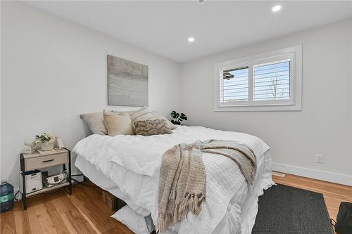 1680 Kohler Road, Cayuga, ON - Indoor Photo Showing Bedroom