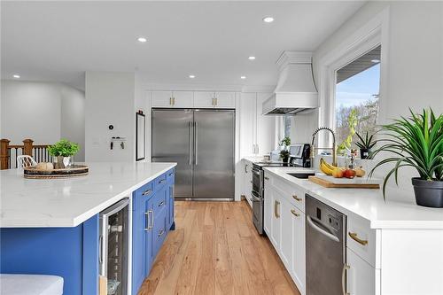 1680 Kohler Road, Cayuga, ON - Indoor Photo Showing Kitchen With Upgraded Kitchen