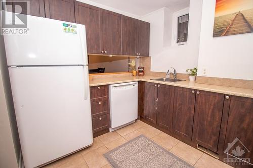 244 Charlotte Street Unit#1, Ottawa, ON - Indoor Photo Showing Kitchen