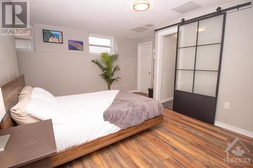 244 Charlotte Street Unit#1, Ottawa, ON - Indoor Photo Showing Bedroom
