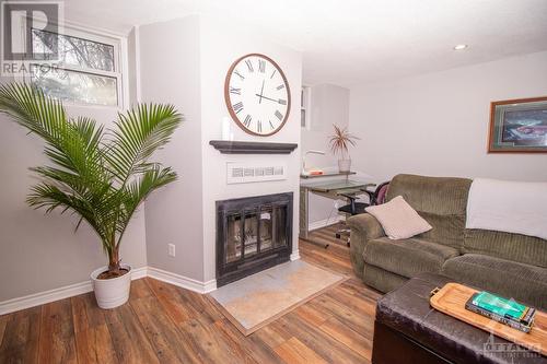 244 Charlotte Street Unit#1, Ottawa, ON - Indoor Photo Showing Living Room With Fireplace
