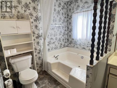 39 1700 S Broadway Avenue, Williams Lake, BC - Indoor Photo Showing Bathroom
