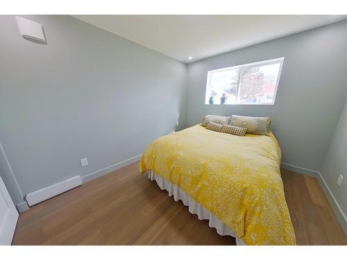 512 5Th Street S, Cranbrook, BC - Indoor Photo Showing Bedroom