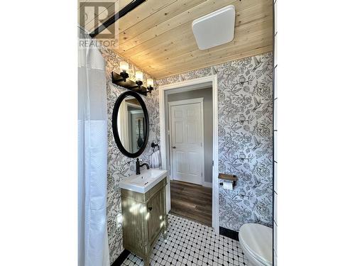 105 Birch Hill, Williams Lake, BC - Indoor Photo Showing Bathroom