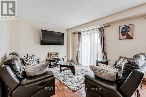 #56 -5536 Montevideo Rd, Mississauga, ON - Indoor Photo Showing Living Room