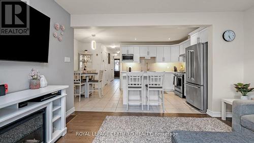 30 Winterton Crt W, Orangeville, ON - Indoor Photo Showing Kitchen With Stainless Steel Kitchen With Upgraded Kitchen