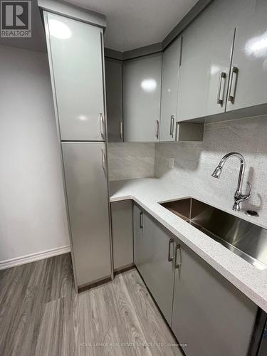 B - 1578 Robillard Road, Mississauga, ON - Indoor Photo Showing Kitchen