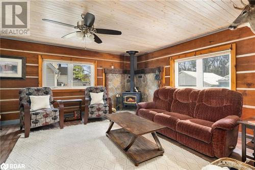 489 Ashley Street, Belleville, ON - Indoor Photo Showing Living Room